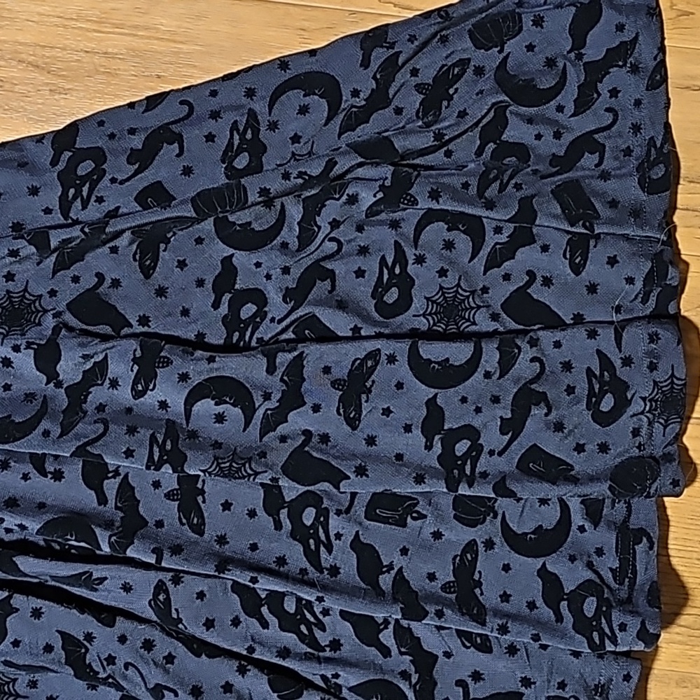 Collectif Spooky Mesh Dress - Picture 4 of 12